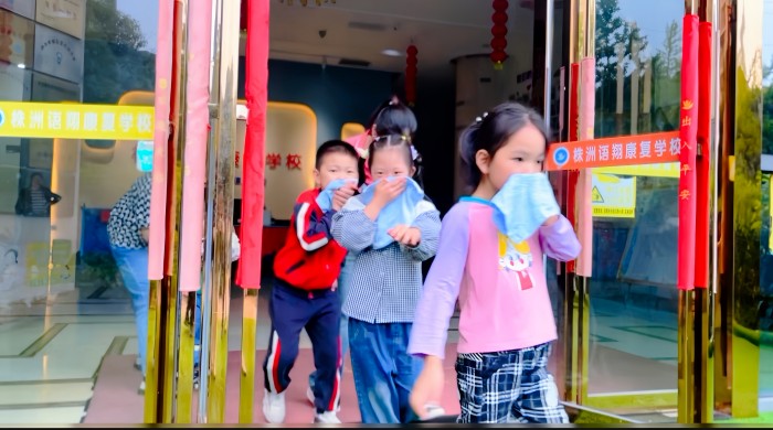 株洲市荷塘区语翔康复学校,株洲残疾儿童学校,株洲儿童学校,株洲残疾儿童教育,聋儿语言康复学校,聋儿康复